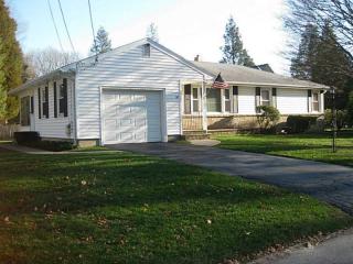 64 Craig Rd, Warwick, RI 02886 exterior