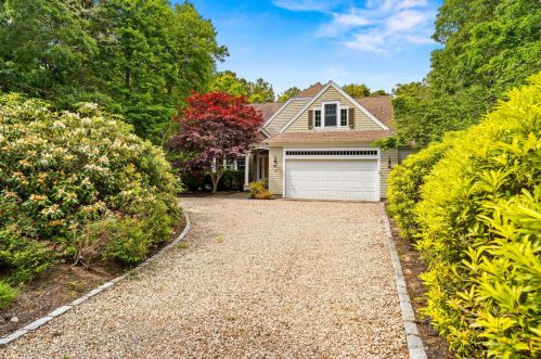 37 Driftwood Cir, Mashpee, MA 02649 exterior