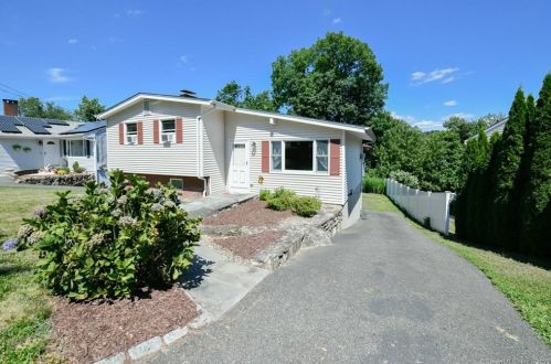 1 Clearview Dr, Brookfield Center, CT 06804 exterior