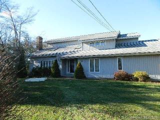 35 Edgewood Dr, Wallingford, CT 06492 exterior