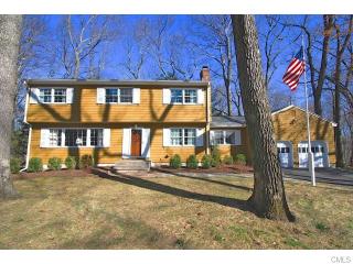 495 Gilbert Hwy, Fairfield, CT 06824 exterior