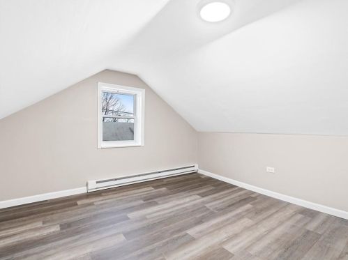 244 Veazie St, Providence, RI 02904 exterior