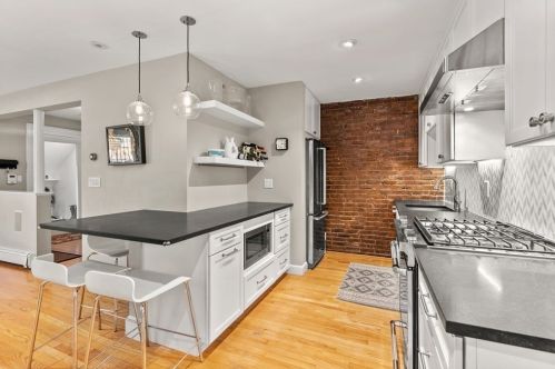 194 Brookline St, Roxbury-Xing, MA 02118 exterior