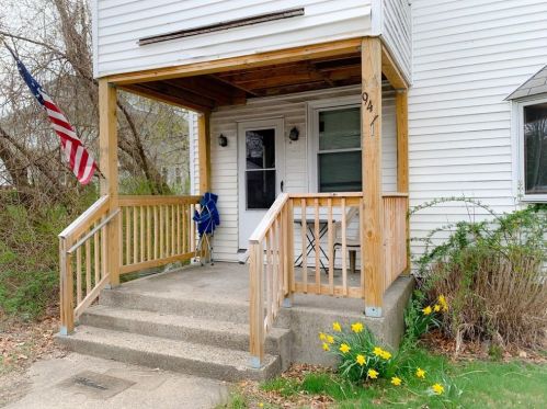 941 Mendon Rd, Woonsocket, RI 02895 exterior