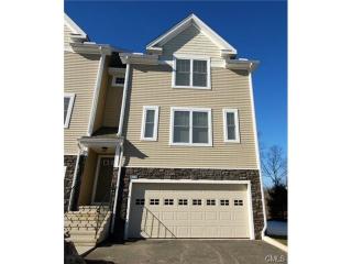 126 Kyles Way, Huntington, CT 06484 exterior