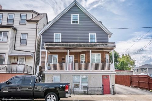 1684 Main St, Fall-River, MA 02724 exterior