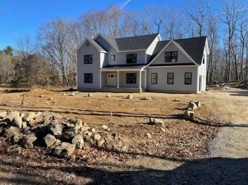 1142 Tillinghast Rd, East Greenwich, RI 02818 exterior