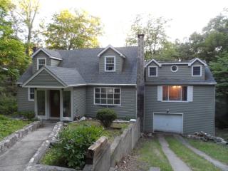 23 Candlewood Lake Dr, Sherman, CT 06784 exterior