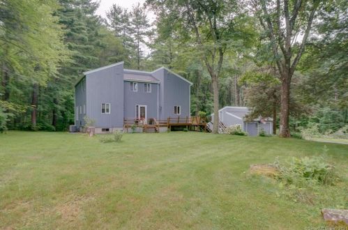 6 Duncaster Cir, Granby, CT 06035 exterior