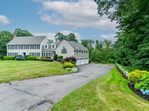 232 Candlestick Rd, North-Andover, MA 01845 exterior