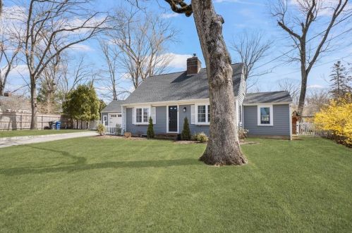 10 Dutch Ct, Warwick, RI 02888 exterior