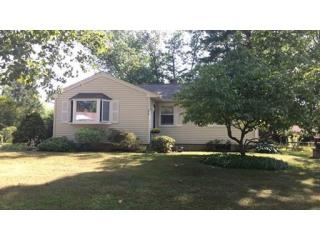 42 Poinsetta St, Agawam, MA 01001 exterior