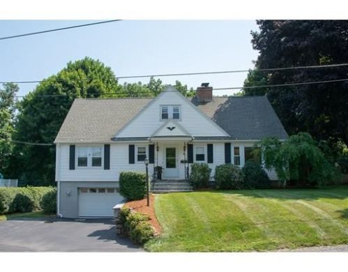 8 Jewett Ter, Worcester, MA 01605 exterior