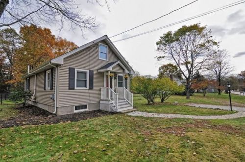 279 Madison St, Wrentham, MA 02093 exterior