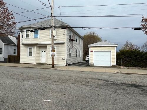 98 Hawkins St, Providence, RI 02908 exterior