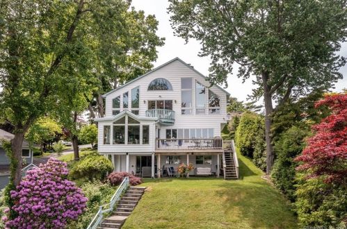 54 Arrowhead Rd, Brookfield Center, CT 06804 exterior