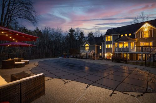 19 Wiggin Way, Stratham, NH 03885 exterior