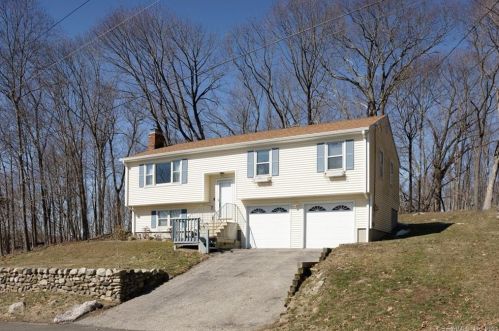 17 Chestnut St, Seymour, CT 06483 exterior