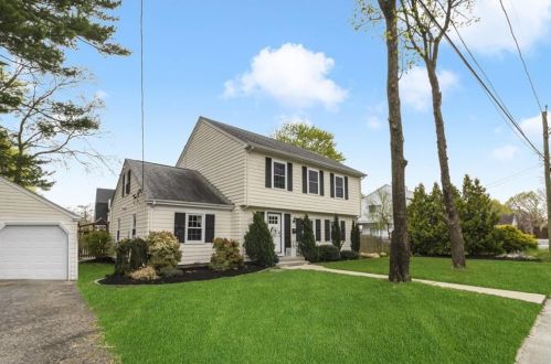 30 Overfield Rd, East-Greenwich, RI 02818 exterior
