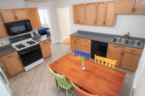 769 Boylston St, Roxbury-Xing, MA 02467 exterior
