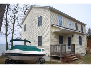 168 Maquam Shore Rd, Hog Island, VT 05488 exterior