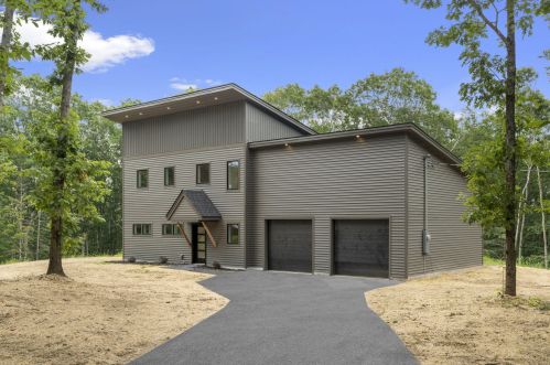 144 Moody Rd, Brunswick, ME 04011 exterior