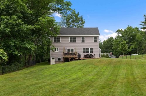 61 Litchfield Rd, Londonderry, NH 03053 exterior