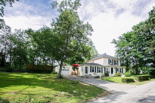 11 Cherry St, Plymouth, MA 02360 exterior