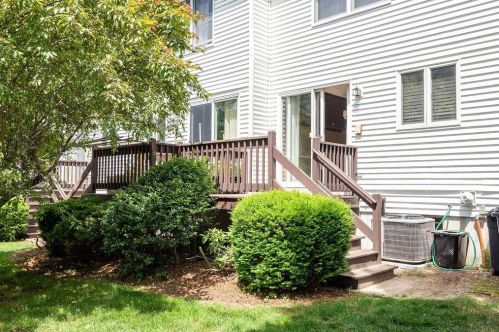 15 Packard Ave, North-Providence, RI 02911 exterior