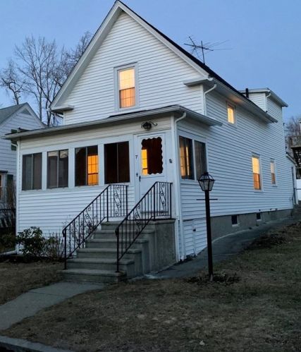 7 Standish St, Worcester, MA 01604 exterior