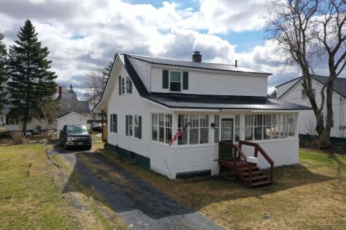 19 Brunswick Ave, Fort-Fairfield, ME 04742 exterior