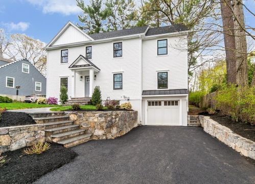 28 Macarthur Rd, Natick, MA 01760 exterior
