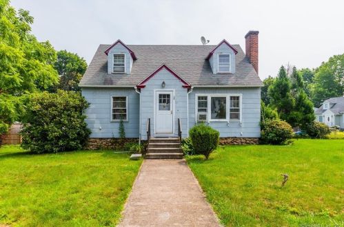 15 Strosberg Rd, Waterford, CT 06385 exterior