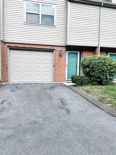 153 Metacomet Dr, Meriden, CT 06450 exterior