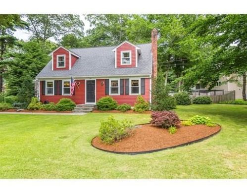 8 Hemlock Ln, Mansfield, MA 02048 exterior