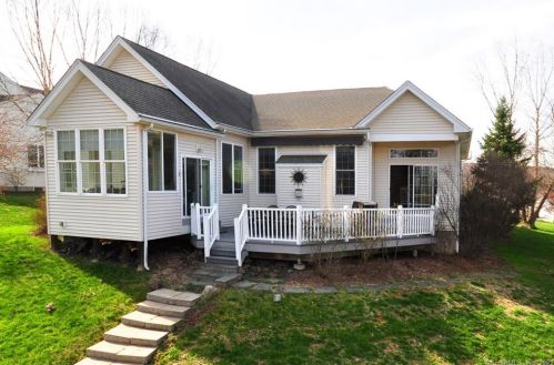 53 Vista Way, Bloomfield, CT 06002 exterior