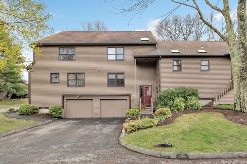 5 Boulder Ridge Rd, Upper Stepney, CT 06468 exterior