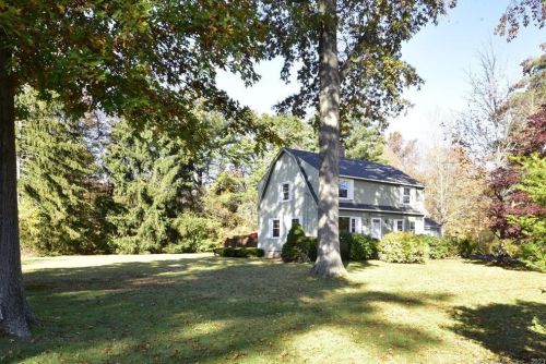 41 Cold Spring Dr, Bloomfield, CT 06002 exterior