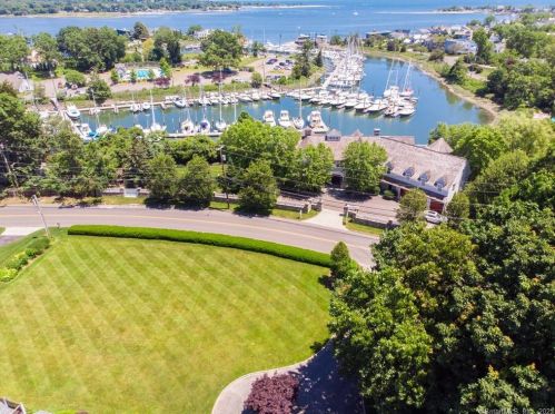 14 Duck Pond Rd, Norwalk, CT 06855 exterior