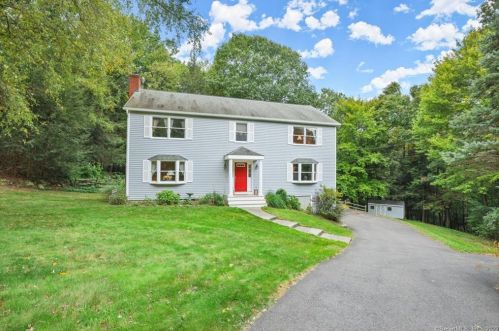 174 Thoreau Dr, Huntington, CT 06484 exterior