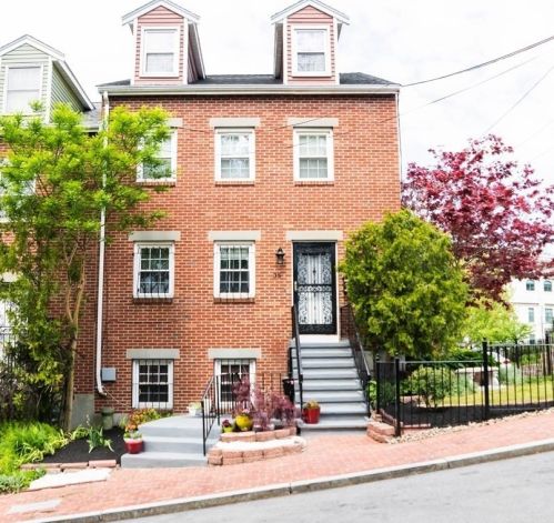 35 Fort Ave, Roxbury-Xing, MA 02119 exterior