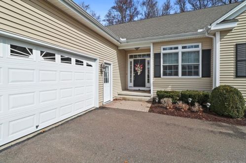 108 Lavender Ln, Wapping, CT 06074 exterior