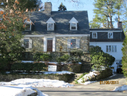 1 Fox Pl, Newton, MA 02459 exterior