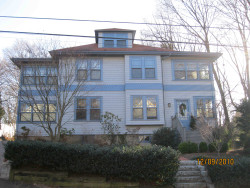 28 Hillside Rd, Newton, MA 02461 exterior