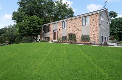 32 River Dr, Providence, RI 02919 exterior