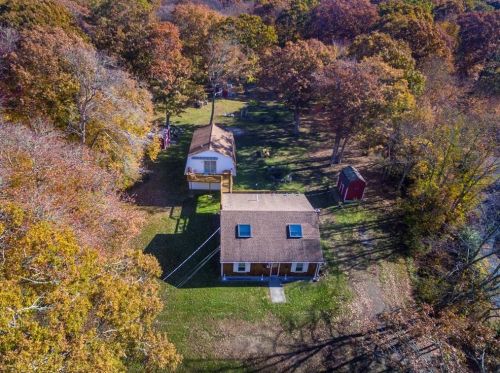 8 Cantone Rd, Narragansett, RI 02882 exterior