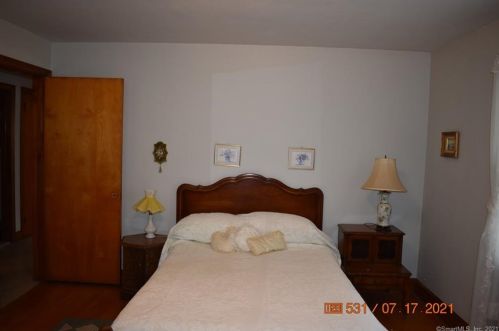 66 Avenue C, Beacon-Falls, CT 06403 exterior