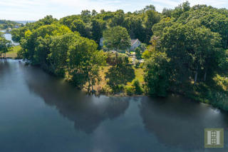 28 Swifts Ln, Tokeneke, CT 06820 exterior