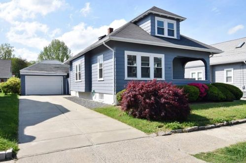 41 Lennon St, Providence, RI 02908 exterior