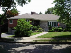 5 Peregrine Rd, Newton, MA 02459 exterior
